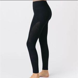Zyia XL/XXL black cut-away athletic workout leggings